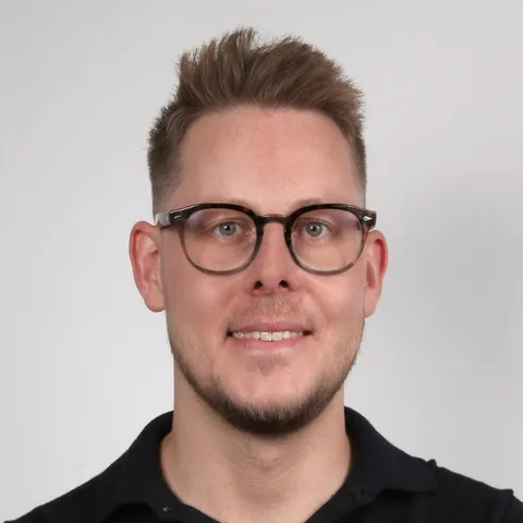 Pascal Heinrichs, Mitgründer · Softwareentwicklung